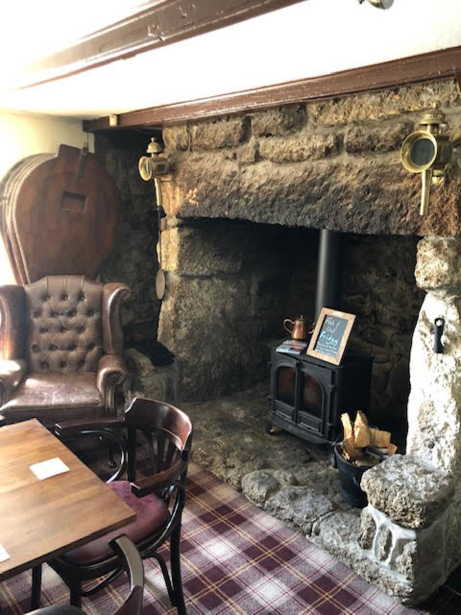 The Engine Inn 펜젠스 외부 사진